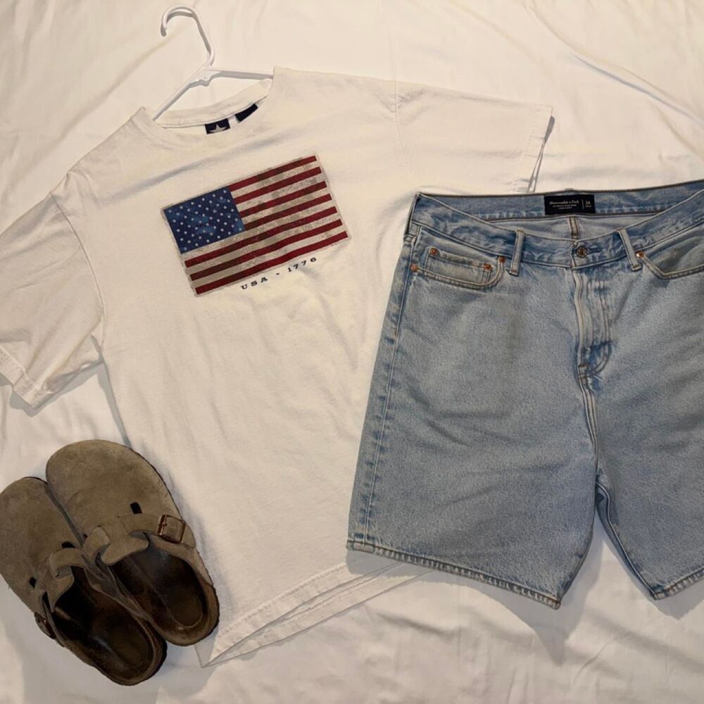 Unbranded Men's Blue and White T-shirt